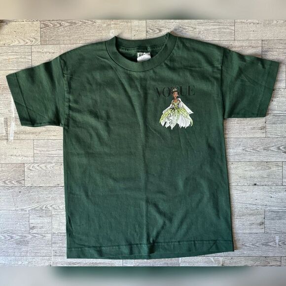 Custom, Vogue, Princess Tee, w/ Pocket Graphic Detail - Picture 2 of 7